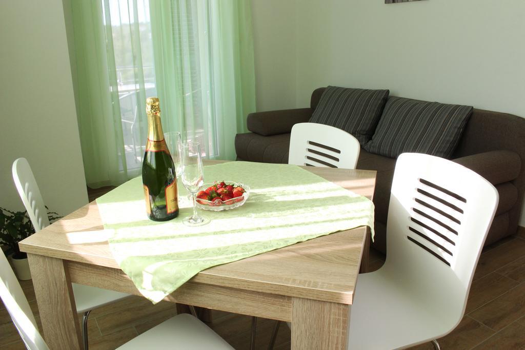 Smart Apartments Brodarica  Kültér fotó